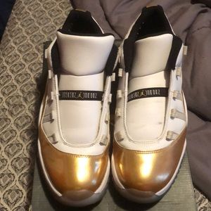 Jordan 11 lows